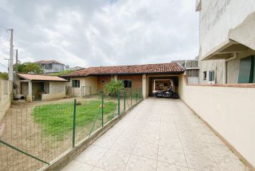 Casa com 3 Quartos (1 Suíte) no Bairro Bom Retiro em Matinhos - Ref.: 515