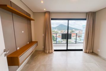 Cobertura Duplex com 4 Quartos (1 suíte) em Caioba - Ref.:  655